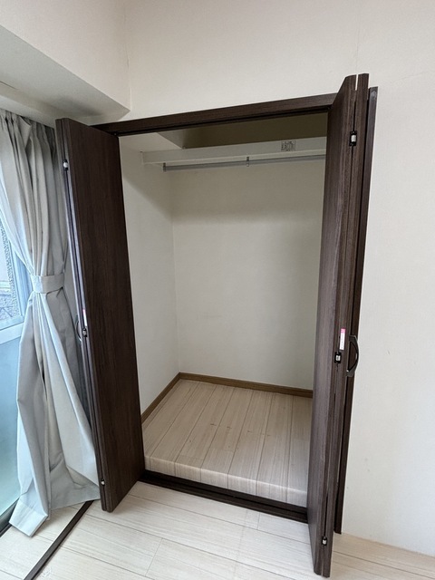 収納　クローゼット　ハウスクリーニング実施前画像