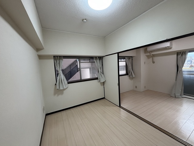 居室・リビング　ＤＫ　７．７畳　ハウスクリーニング実施前画像