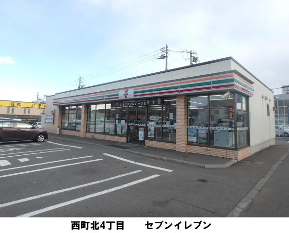 コンビニ　セブンイレブン（コンビニ）まで496m