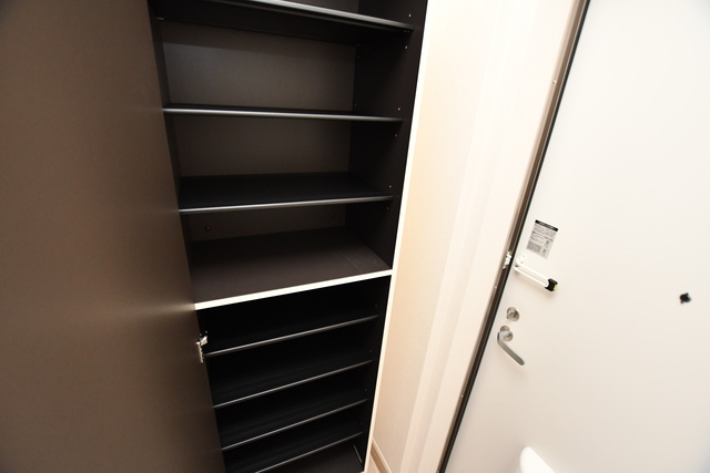 収納　シューズボックス