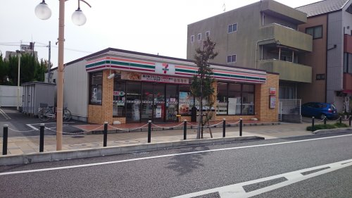 コンビニ　セブン－イレブン 豊田市昭和町店（コンビニ）まで561m