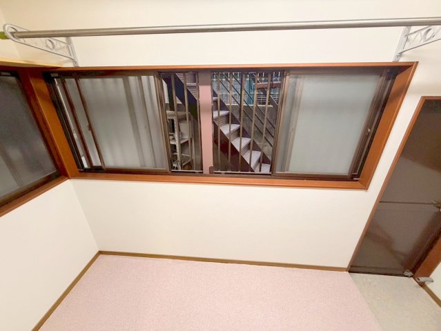 バルコニー　風通しの良いバルコニー。洗濯物もよく乾きそうです。