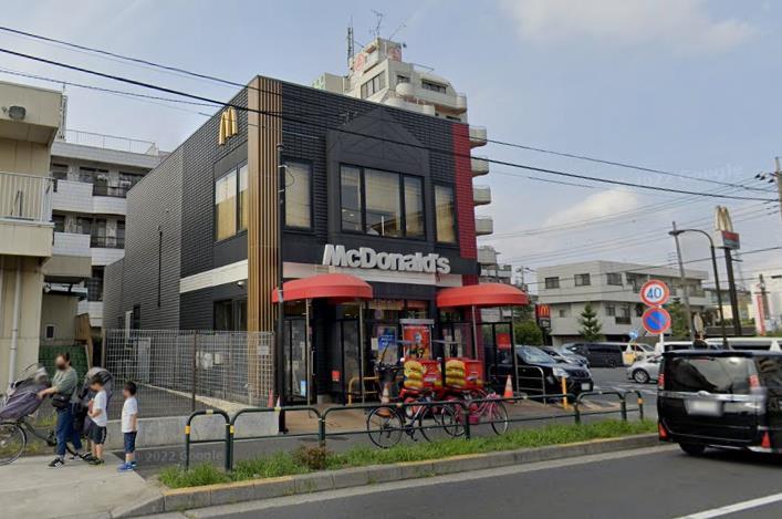 飲食店　マクドナルド保木間店（飲食店）まで260m