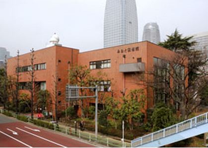 図書館　港区立港南図書館（図書館）まで972m