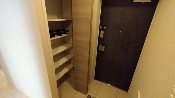 玄関　建築中の為モデルルームの写真です。