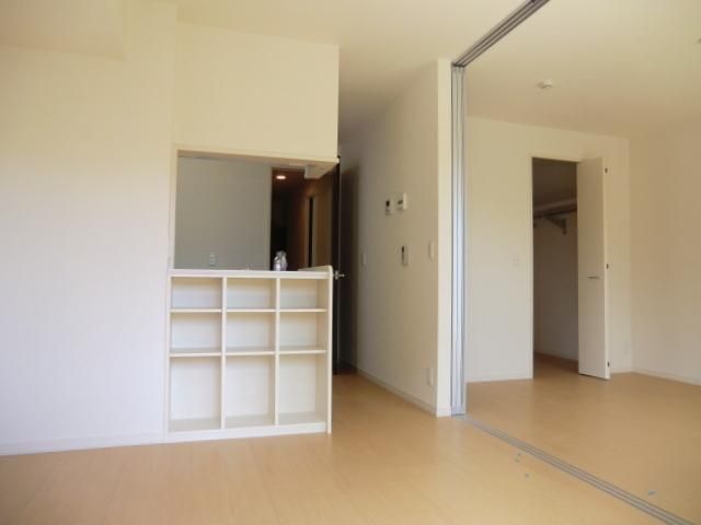 居室・リビング　南向きの明るいリビング