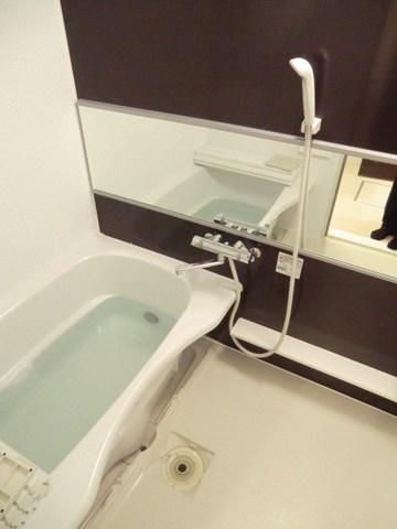 バス・シャワールーム　追い焚き機能付浴室