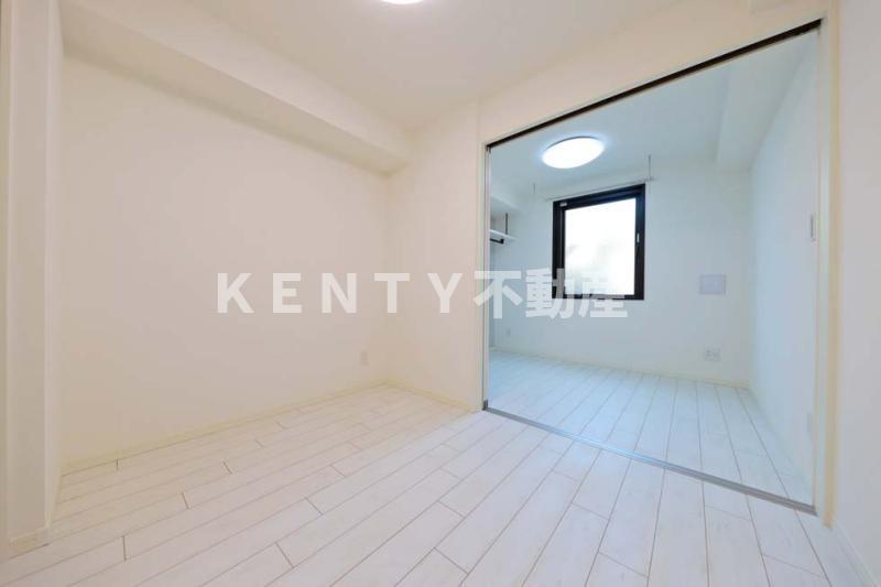 居室・リビング　こちらの居間で趣味の時間をお楽しみください