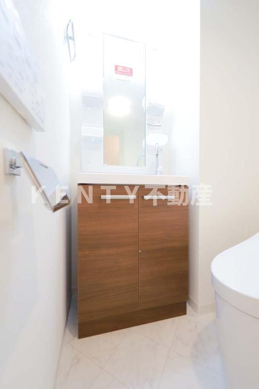 洗面設備　朝の身支度には欠かせない独立洗面化粧台