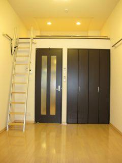 居室・リビング　暖かな照明