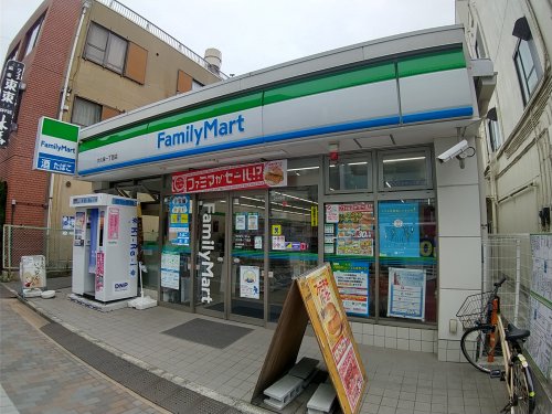 コンビニ　ファミリーマート 大久保一丁目店（コンビニ）まで520m