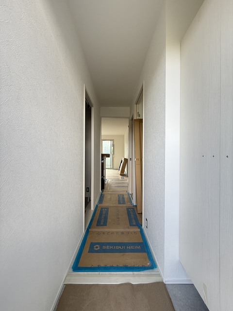 玄関　建設中、参考画像。現況優先。