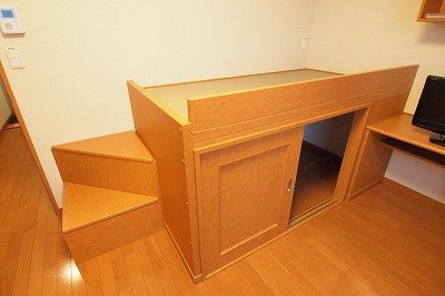 その他設備　ベッド下・階段下に収納あります ※現況優先