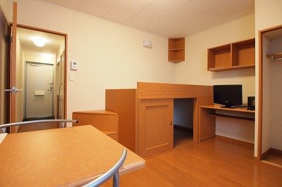 居室・リビング　折りたたみテーブル・イス付き ※現況優先