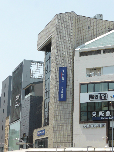 銀行　みずほ銀行 四条支店（銀行）まで418m