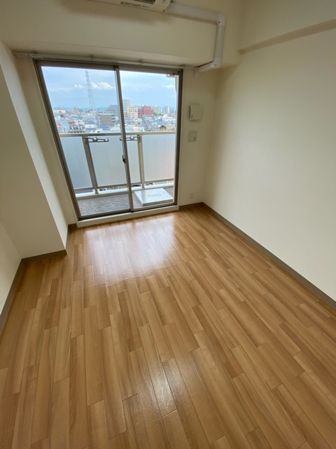 居室・リビング　床色が明るくて綺麗です♪