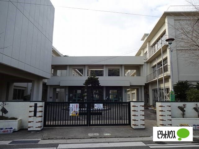 小学校　鳴門市立撫養小学校（小学校）まで1291m