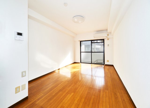 居室・リビング　8帖洋室