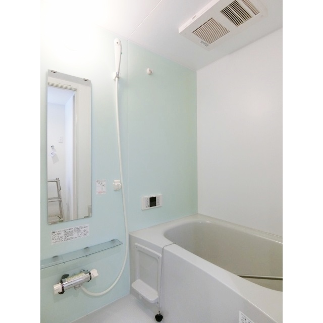 バス・シャワールーム　追焚き機能・浴室乾燥つき