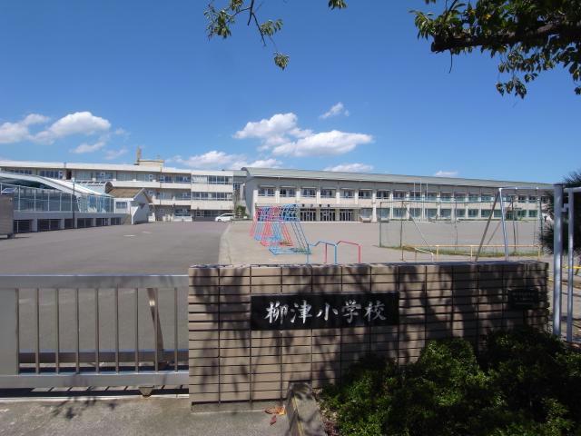 小学校　岐阜市立柳津小学校（小学校）まで725m