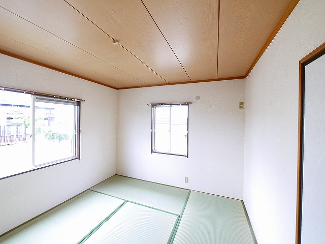 その他部屋・スペース　落ち着いた色調の寝室です