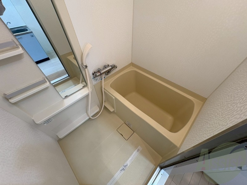 バス・シャワールーム　お風呂になります。一日の疲れを癒してくださいね。