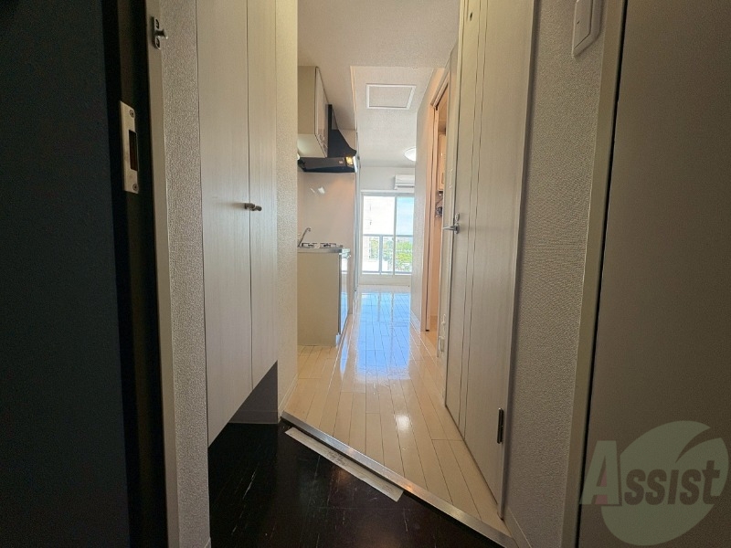 玄関　玄関の様子です。明るい印象ですね。気分もあがりそう。