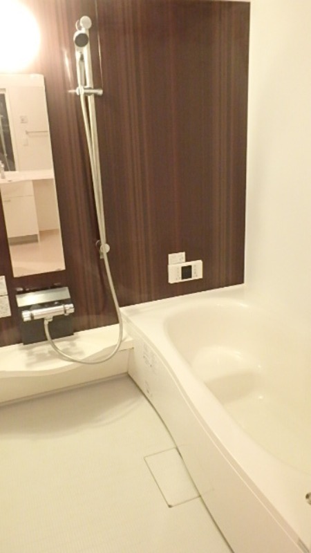 バス・シャワールーム　図面と現状に相違がある場合には現状を優先．．．