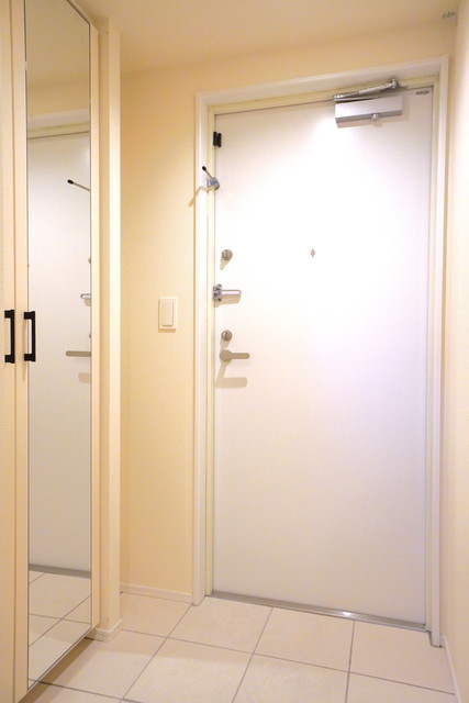 玄関　※写真は同タイプ住戸です。