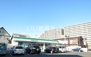 コンビニ　ファミリーマート 志木幸町四丁目店（コンビニ）まで107m