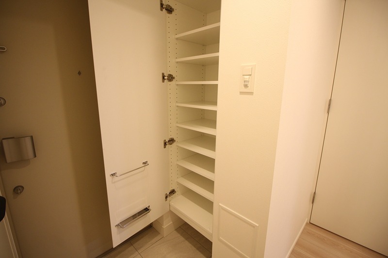 収納　シューズボックス