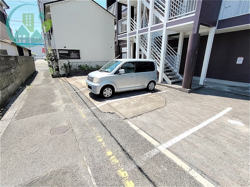 駐車場　レオパレスルコントワールII（家具・家電付、仲介手数料不要）