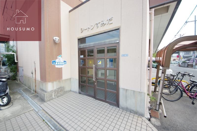 エントランス　清潔なエントランスです