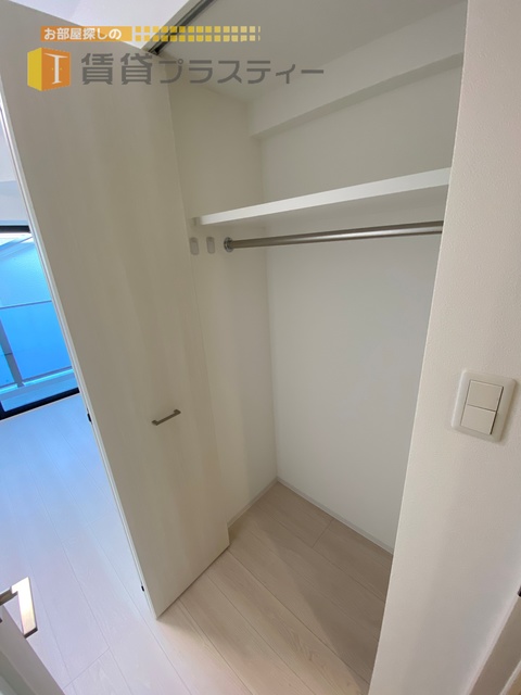 収納　お洋服もかけられます。