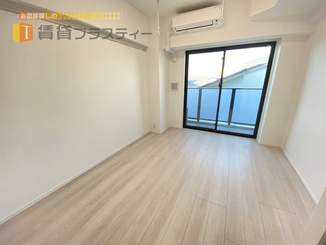 居室・リビング　シンプルなお部屋が一番ですね。