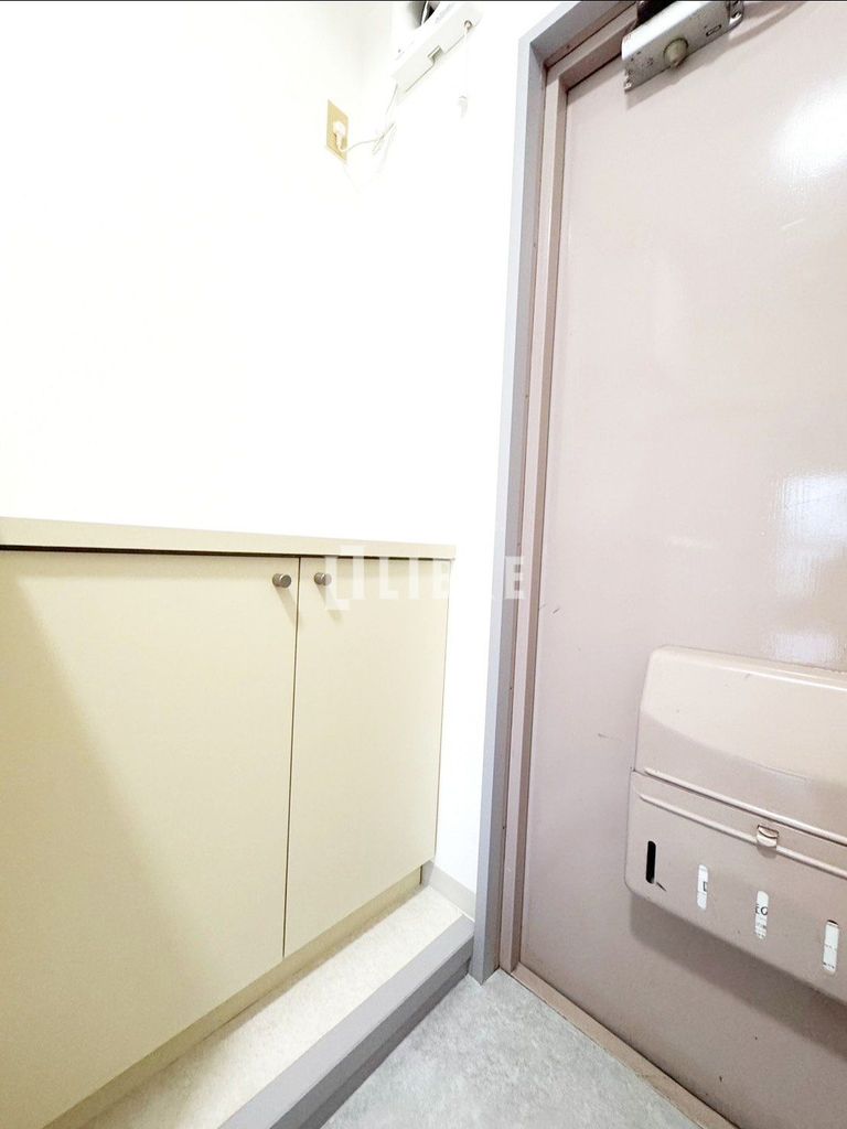 玄関　バルコニー