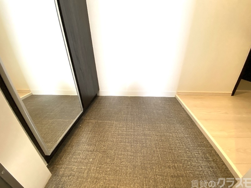 玄関　玄関を一歩入ると・・・こんな感じです。