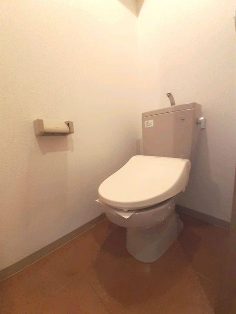 トイレ　温水洗浄便座