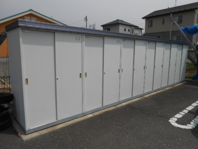 その他設備　各戸個別の屋外物置完備（冬用タイヤ等収納可能）