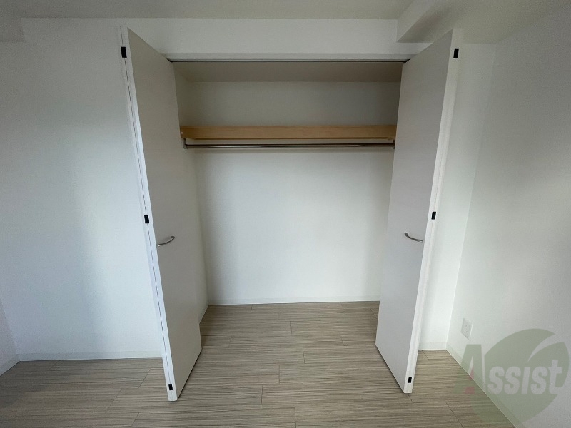 収納　クローゼットは奥行きもあり、荷物が多い方でも安心です。