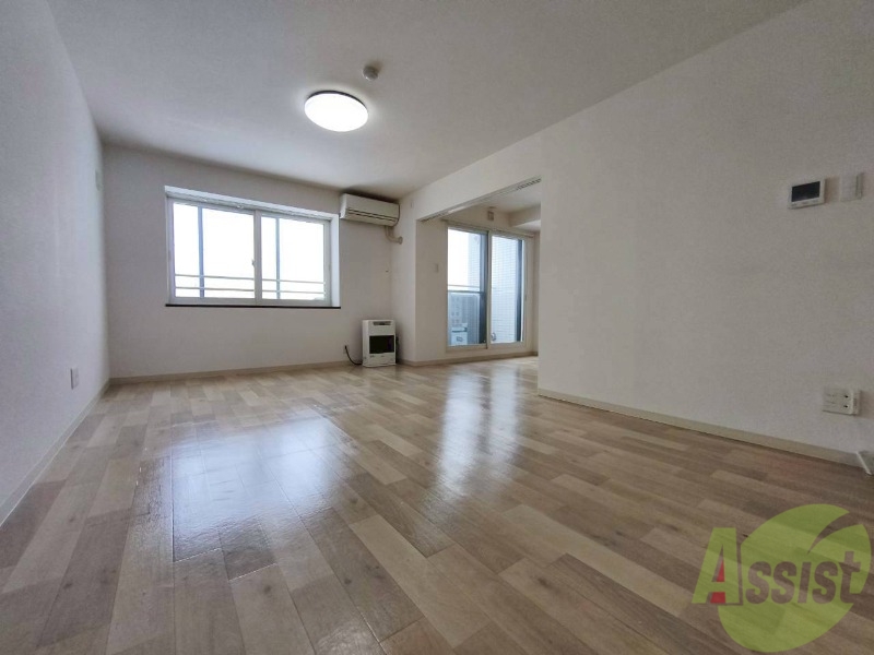 居室・リビング　広くてきれいなリビングです！快適に過ごせそうですね。