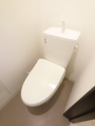 トイレ　※同タイプ・同施工会社写真