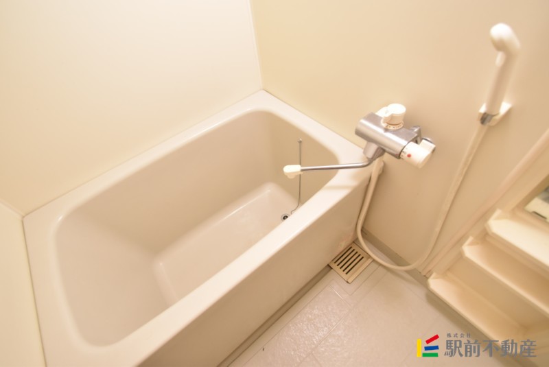 バス・シャワールーム　ミラー付きバス