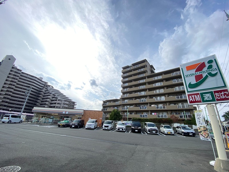 コンビニ　セブン-イレブン 堺登美丘東店（コンビニ）まで376m