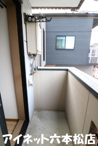 バルコニー　洗濯物はこちらへどうぞ。