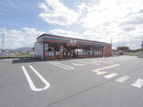 コンビニ　セブンイレブン 葛城南花内店（コンビニ）まで1280m