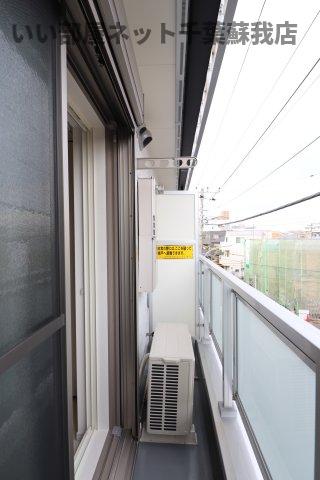 バルコニー　暖かな日差しのふりそそぐバルコニー