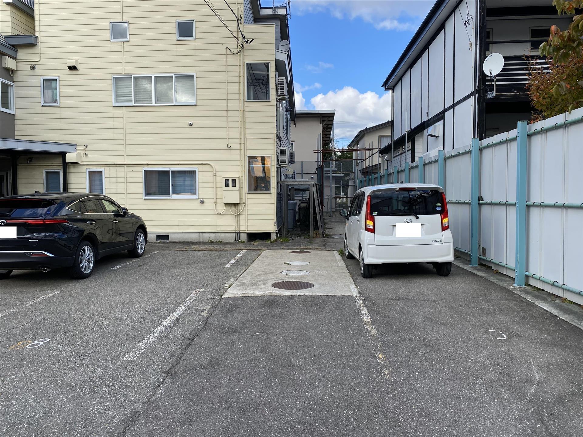 駐車場　駐車場