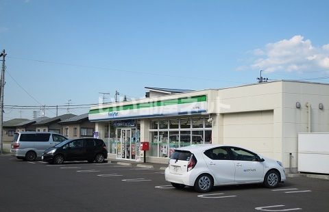 コンビニ　ファミリーマート 角田中島下店（コンビニ）まで1015m