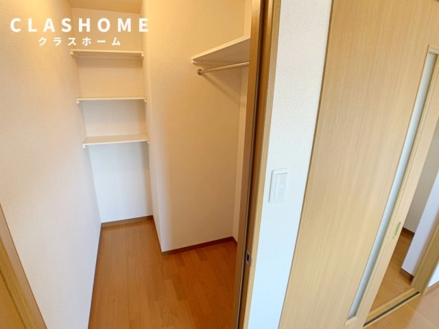 収納　同物件の別部屋になります。